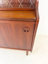 Afbeelding in Gallery-weergave laden, Deense Teak Wandkast
