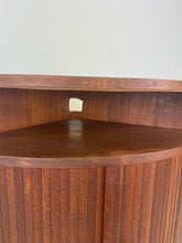 Afbeelding in Gallery-weergave laden, Deense Teak Hoekkast
