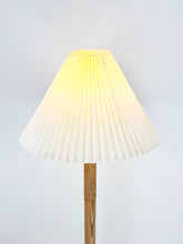 Afbeelding in Gallery-weergave laden, Zweeds Vintage Vloerlamp
