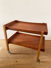 Afbeelding in Gallery-weergave laden, Tafel Op Wielen
