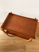 Afbeelding in Gallery-weergave laden, Tafel Op Wielen
