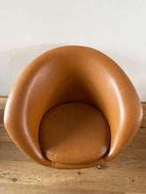 Afbeelding in Gallery-weergave laden, Draaistoel
