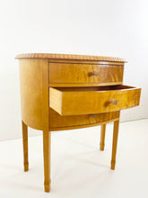 Afbeelding in Gallery-weergave laden, Kastje
