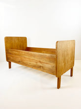 Afbeelding in Gallery-weergave laden, Kinderbed
