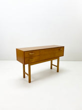 Afbeelding in Gallery-weergave laden, Scandinavische Teak Ladekastje

