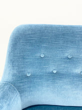 Afbeelding in Gallery-weergave laden, Blauwe Vintage Fluwelen Bank

