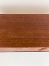 Afbeelding in Gallery-weergave laden, Teak Dressior
