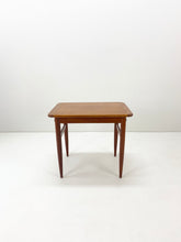 Afbeelding in Gallery-weergave laden, Teak Bijzettafel

