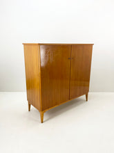Afbeelding in Gallery-weergave laden, Hoog Dressoir

