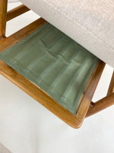 Afbeelding in Gallery-weergave laden, Hans Wegner GE-240 Leunstoel &amp; Ottoman
