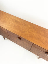 Afbeelding in Gallery-weergave laden, Mid-century Dressoir
