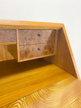 Afbeelding in Gallery-weergave laden, Berkenhout Bureau
