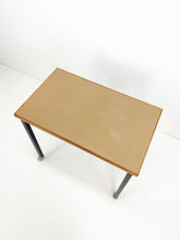 Afbeelding in Gallery-weergave laden, Vintage Tafel Op Wielen
