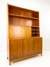 Afbeelding in Gallery-weergave laden, Teakhouten Wandkast

