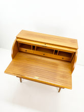 Afbeelding in Gallery-weergave laden, Vintage Teak Egon Ostergaard Secretaire
