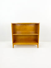 Afbeelding in Gallery-weergave laden, Lage Berkenhouten Boekenkast
