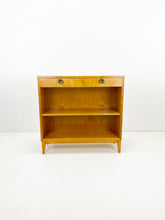 Afbeelding in Gallery-weergave laden, Lage Berkenhouten Boekenkast
