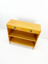 Afbeelding in Gallery-weergave laden, Lage Berkenhouten Boekenkast
