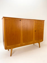 Afbeelding in Gallery-weergave laden, Teak Highboard
