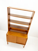 Afbeelding in Gallery-weergave laden, Teak WandKast, Bertil Fridhagen 'Variett'
