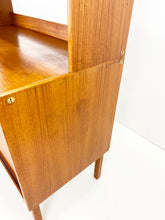 Afbeelding in Gallery-weergave laden, Teak WandKast, Bertil Fridhagen 'Variett'
