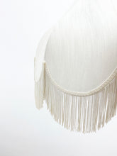 Afbeelding in Gallery-weergave laden, Stoffen Witte Kroonluchter
