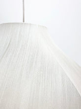 Afbeelding in Gallery-weergave laden, Stoffen Witte Kroonluchter
