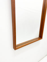 Afbeelding in Gallery-weergave laden, Teak Houten Spiegel
