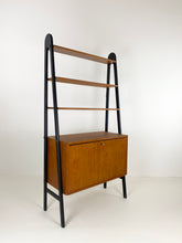 Afbeelding in Gallery-weergave laden, Wandkast
