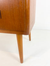 Afbeelding in Gallery-weergave laden, Vintage Teak Ladekast

