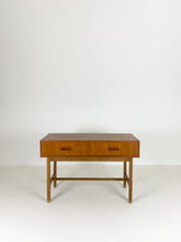 Afbeelding in Gallery-weergave laden, Kastje
