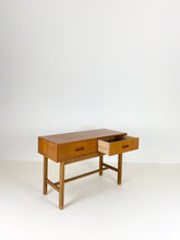 Afbeelding in Gallery-weergave laden, Kastje
