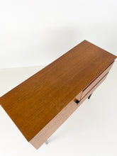 Afbeelding in Gallery-weergave laden, Kastje
