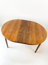 Afbeelding in Gallery-weergave laden, Rode Eetkamertafel
