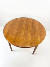 Afbeelding in Gallery-weergave laden, Rode Eetkamertafel

