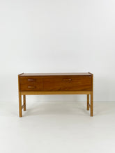 Afbeelding in Gallery-weergave laden, Kastje
