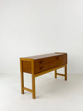 Afbeelding in Gallery-weergave laden, Kastje
