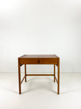 Afbeelding in Gallery-weergave laden, Bijzettafel Met Lade
