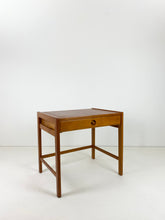 Afbeelding in Gallery-weergave laden, Bijzettafel Met Lade

