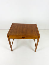 Afbeelding in Gallery-weergave laden, Bijzettafel Met Lade
