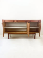Afbeelding in Gallery-weergave laden, Scandinavisch Dressoir
