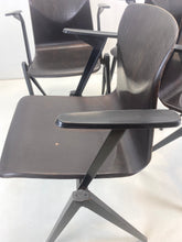 Afbeelding in Gallery-weergave laden, Galvanitas S22 Stoelen (set van 4)
