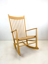 Afbeelding in Gallery-weergave laden, Hans J. Wegner J16 Vintage Schommelstoel

