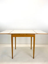 Afbeelding in Gallery-weergave laden, Edsbyverken Eettafel, uitschuifbaar
