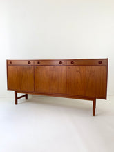 Afbeelding in Gallery-weergave laden, Zweedse Dressoir
