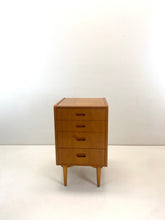 Afbeelding in Gallery-weergave laden, Smalle Teak Ladekast
