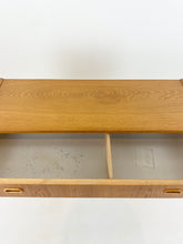 Afbeelding in Gallery-weergave laden, Vintage Kastje
