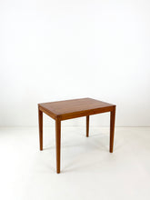 Afbeelding in Gallery-weergave laden, Teak Bijzettafel

