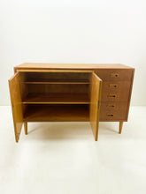 Afbeelding in Gallery-weergave laden, Teak Dressoir
