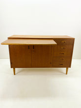 Afbeelding in Gallery-weergave laden, Teak Dressoir
